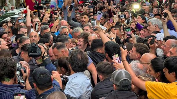 Rumbo al 26 de octubre: así fue el paso de Javier Milei por el partido de Tres de Febrero