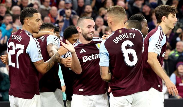 Aston Villa venció 2-0 a Bologna y lidera la Champions League