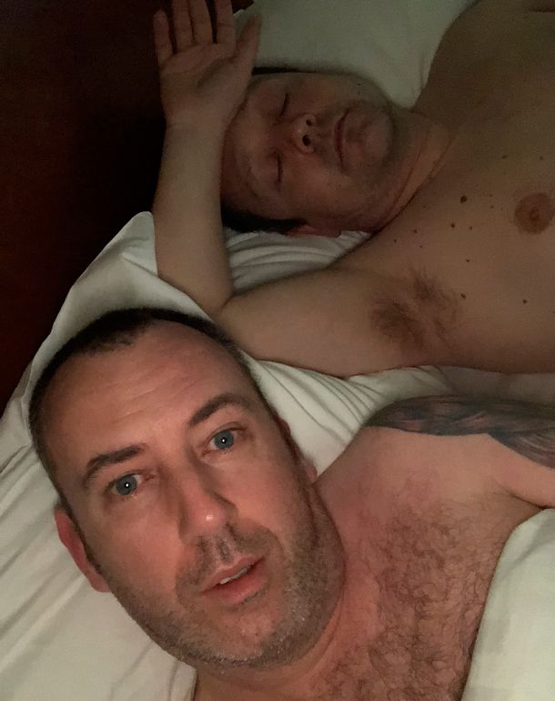 Salió campéon de snooker, prometió emborracharse y amaneció con otro jugador