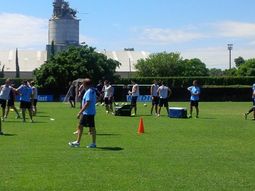 con lluvia y con sol, racing volvio a los entrenamientos con lluvia y con sol, racing volvio a los entrenamientos