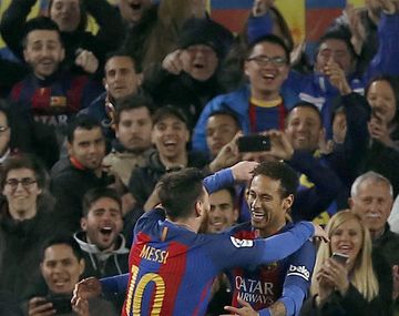 La sonrisa de Neymar, tras haberla picado para poner el 2 a 0