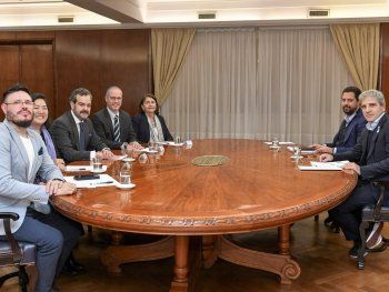Luis Caputo se reunió con la UIA: sin definiciones concretas ni anuncios