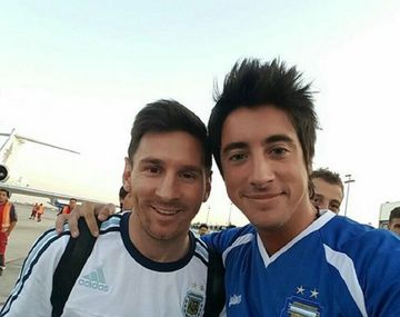 Video: el desopilante viaje del hermano de Nico Vázquez con Messi a Chile