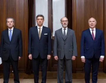 Corte Suprema: piden declarar inconstitucional la reelección de intendentes