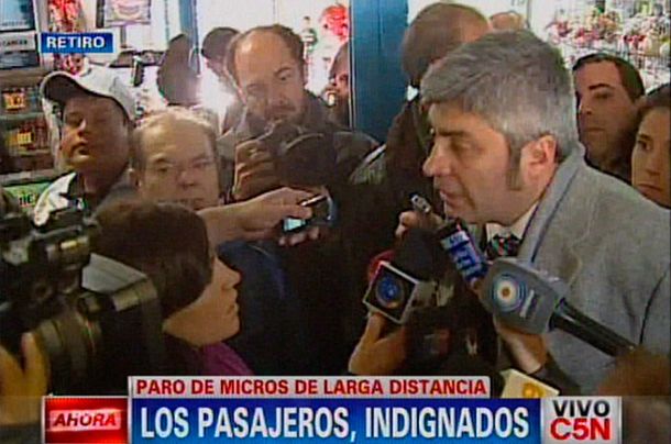 Los pasajeros mostraron bronca e indignación con las empresas de ómnibus de larga distancia