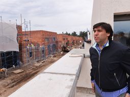 si massa quiere hacer mas casas que empiece por ceder mas terrenos si massa quiere hacer mas casas que empiece por ceder mas terrenos