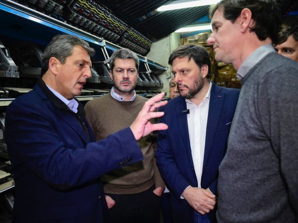 Sergio Massa recorrió una fábrica en Villa Soldati: Nosotros defendemos a los trabajadores