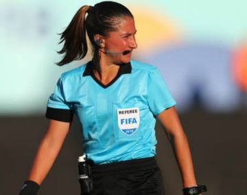 Cumplirá el sueño de representar a la Argentina como árbitra en el Mundial: Es difícil vivir de esto