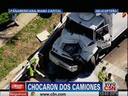 Caos en Panamericana por un choque entre dos camiones