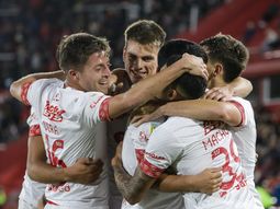 Unión venció 1-0 a Huracán en el duelo de necesitados