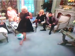 Aprendió del mejor: Oliva hizo jueguito como Diego en el living de Mirtha Legrand