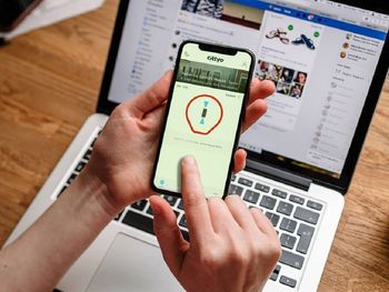 Crean un llavero digital que permite abrir puertas con el celular