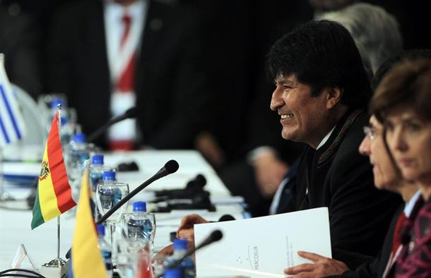 Bolivia también anunció que retira a su embajador de Asunción