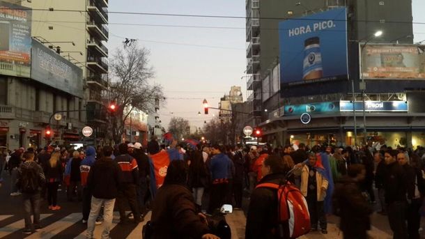 Los hinchas de San Lorenzo viven la final como si fuera un Mundial
