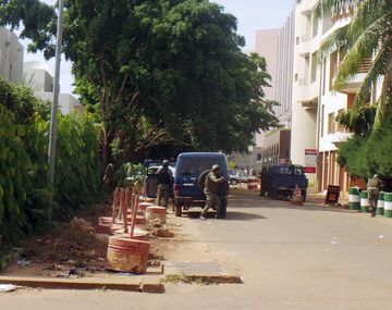 Mali: 27 muertos en toma de rehenes 