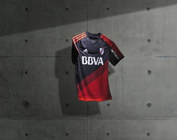 minutouno.com te regala la camiseta alternativa de River