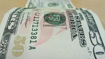 El dólar volvió a bajar. El dólar volvió a bajar.
