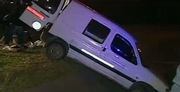 Persecución y choque de una camioneta en la Riccheri: tenía 600 kilos de marihuana