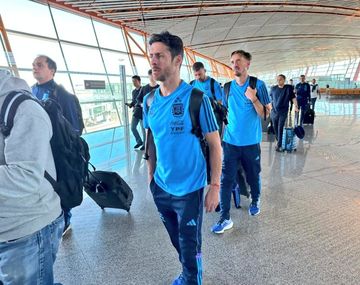 La foto del cuerpo técnico de la Scaloneta en su llegada a China que es furor