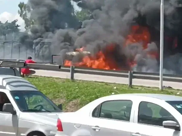 General Rodríguez: chocaron tres camiones y se incendiaron en la autopista del Oeste