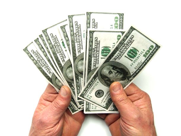 El dólar negro tuvo otra jornada de baja: cerró a $9,05