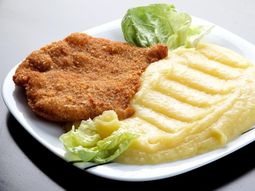 Los bodegones donde la milanesa con puré es una tradición increíble