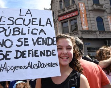 Los docentes se suman al paro de mujeres