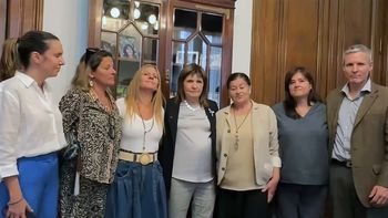 Patricia Bullrich junto a la familia de Germán Giuliani.