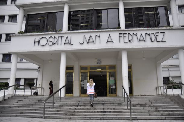 Coronavirus en el Hospital Fern&aacute;ndez: leve mejor&iacute;a del Jefe de Enfermer&iacute;a contagiado