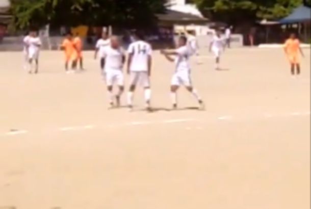 Teo Gutiérrez y un insólito momento: a las piñas con su cuñado en un partido