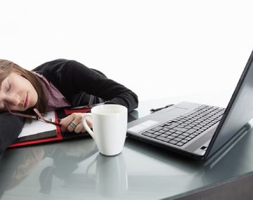 Más del 40% de los trabajadores sufre de agotamiento laboral