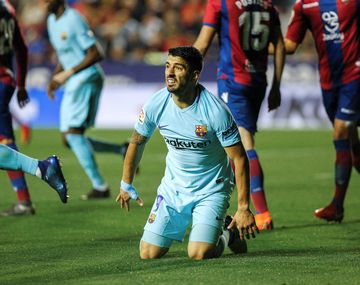 El uruguayo Suárez no pudo evitar la caída de su equipo
