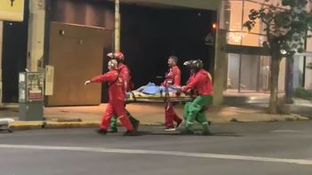 violento ataque en moron: balearon a dos policias para robarles la moto violento ataque en moron: balearon a dos policias para robarles la moto