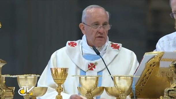 Francisco celebró la primera misa del año con un mensaje enfocado en la paz