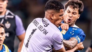 video: batalla campal entre cruzeiro y atletico mineiro con argentinos como protagonistas video: batalla campal entre cruzeiro y atletico mineiro con argentinos como protagonistas