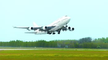 El ministro de Transporte, José Luis Falero, anunció que hay aerolíneas interesadas en operar con la bandera de Uruguay. El ministro de Transporte, José Luis Falero, anunció que hay aerolíneas interesadas en operar con la bandera de Uruguay.
