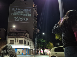 si la universidad fuera una cascada, adorni le daria presupuesto: el slogan viral para convocar a la marcha si la universidad fuera una cascada, adorni le daria presupuesto: el slogan viral para convocar a la marcha