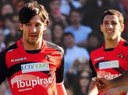 Messi incluye a Newells en su contrato con Barcelona Messi incluye a Newells en su contrato con Barcelona