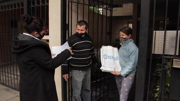 Suterh entrega computadoras a los hijos de sus afiliados