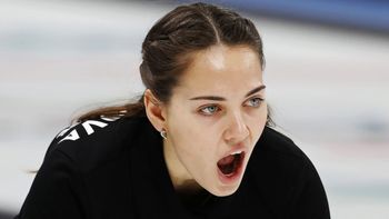 Anastasia Bryzgalov celebra un tiro ganador Anastasia Bryzgalov celebra un tiro ganador