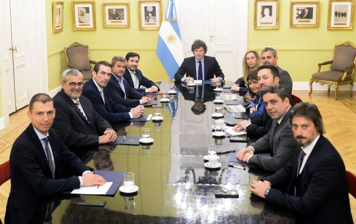 Con apoyo de un sector de la UCR, Javier Milei busca sostener su veto a los jubilados