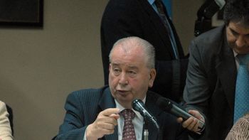 grondona garantizo la plata para el nuevo torneo, que sera mas equitativo grondona garantizo la plata para el nuevo torneo, que sera mas equitativo