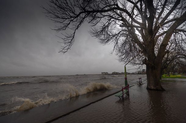 Alerta por crecida del Río de la Plata en área metropolitana para todo el día
