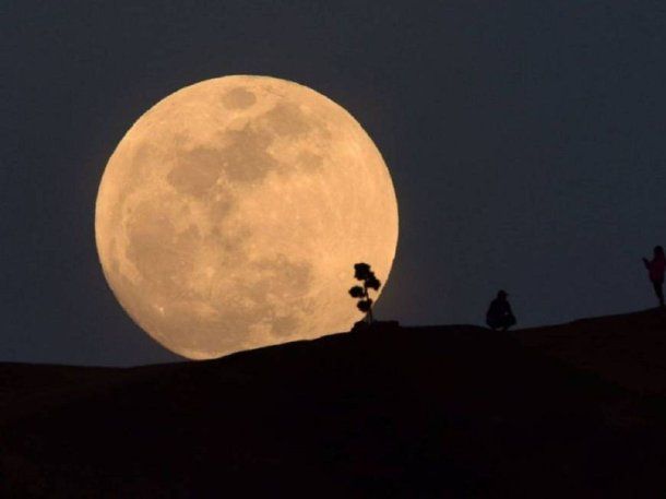 A qué hora y cómo ver la superluna más grande y brillante del año este miércoles 5 de noviembre