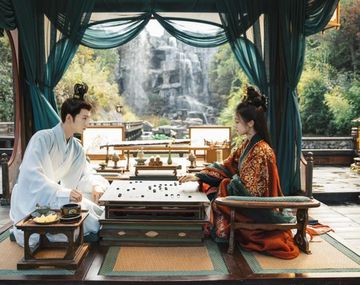 La serie de época que estrena un capítulo semanal y todos están viendo.