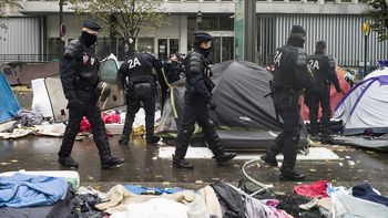 Desalojo del mayor campamento refugiados en París Desalojo del mayor campamento refugiados en París