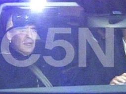 Y un día volvió: Maradona ya está en la Argentina y fue a la casa de Ojeda a ver a su hijo