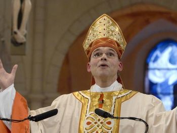 El Papa le aceptó la renuncia a un obispo por gastos de lujo