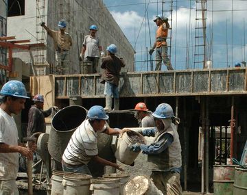 La construcción sufrió la peor baja en más de un año y medio
