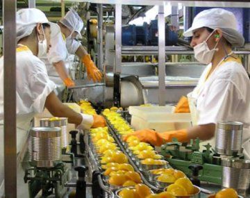 Trabajadores de Alimentación acordaron suba salarial del 59%